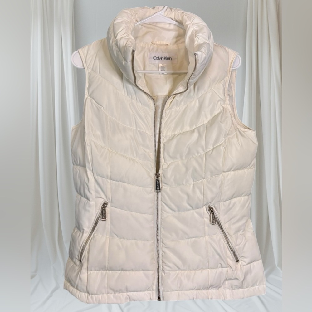 Women’s Calvin Klein Ivory Quilted Vest NEW WITHOUT TAGS